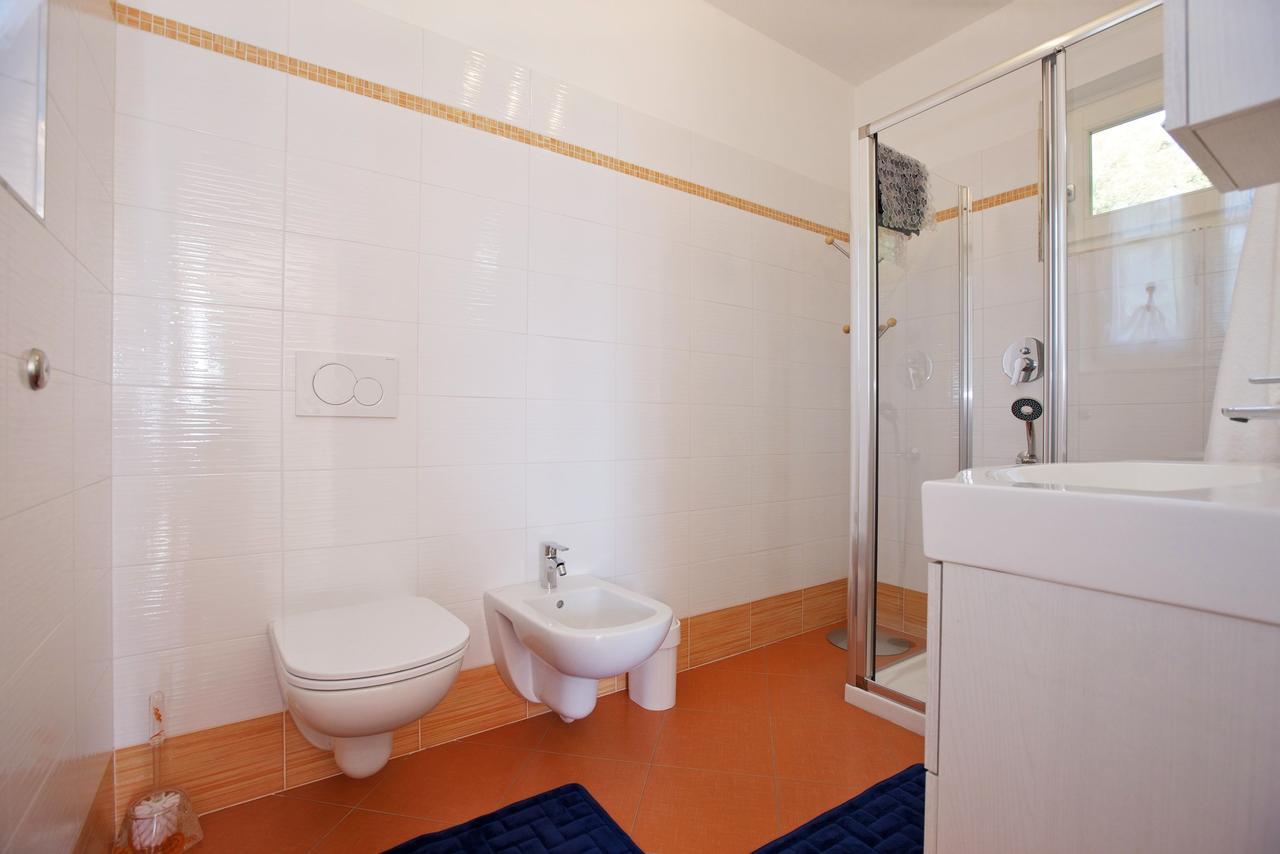 La Tranquillita Apartment Oggebbio Bagian luar foto