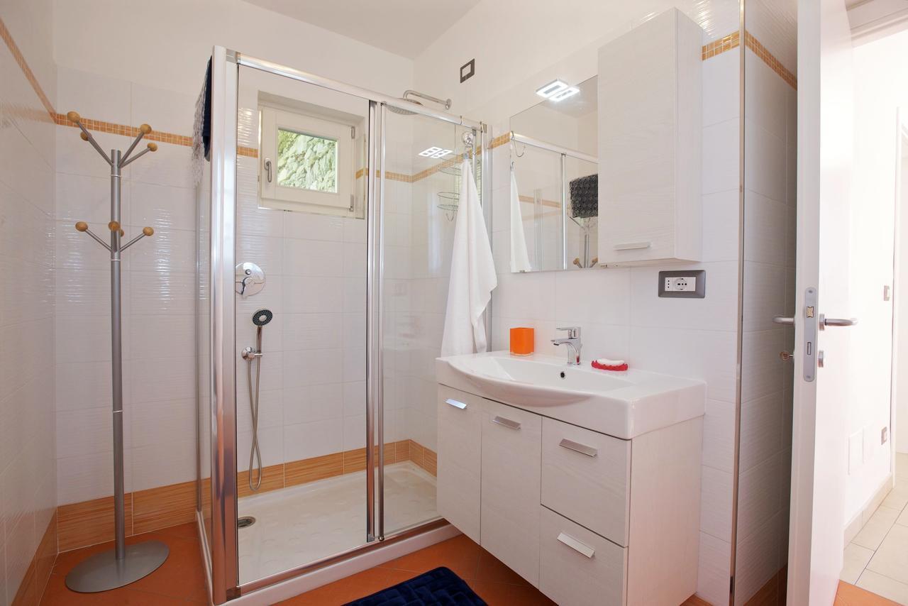 La Tranquillita Apartment Oggebbio Bagian luar foto
